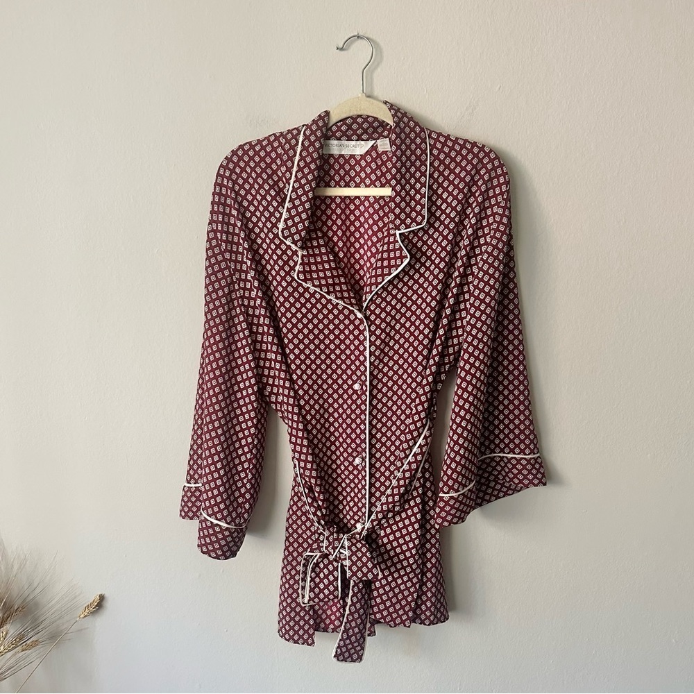 Victoria’s Secret Collection Vintage Geometric Button Robe Maroon Size L